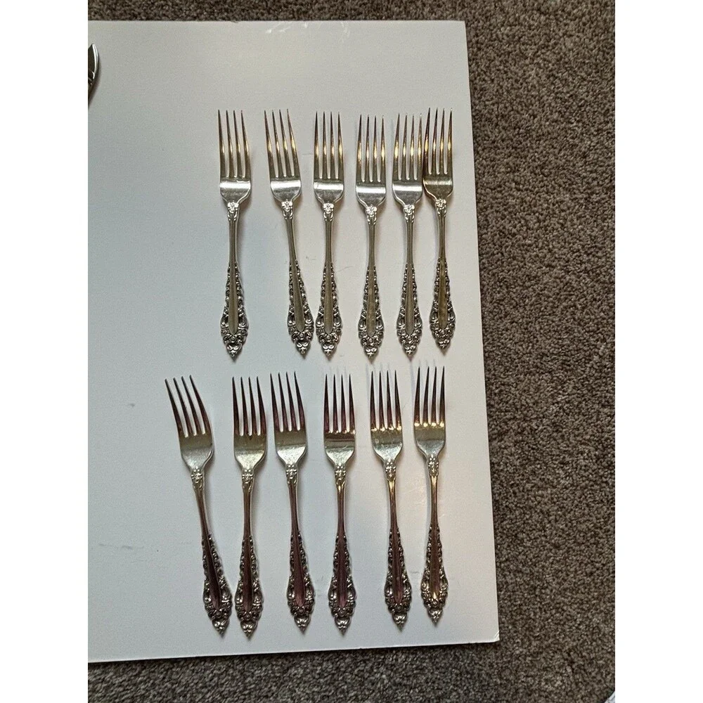 65 Piece Oneida Royal Grandeur Stainless Flatware Set